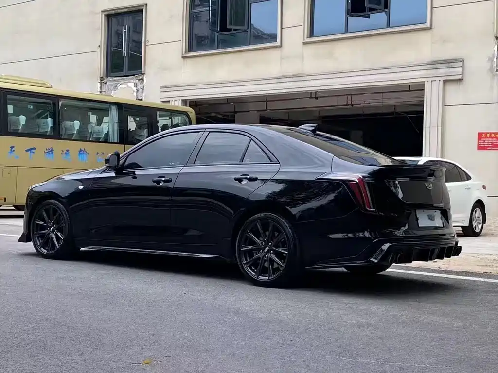 Cadillac CT4 2021 — фото 15