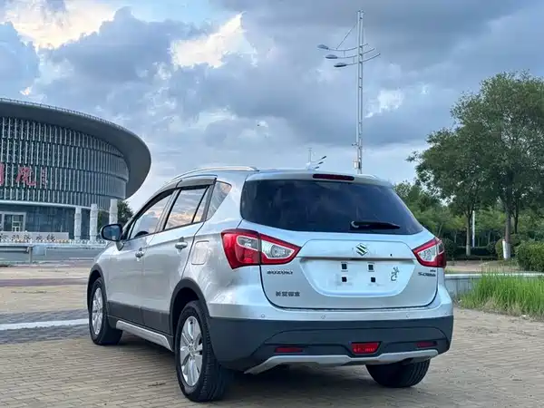 Suzuki S-Cross 2014