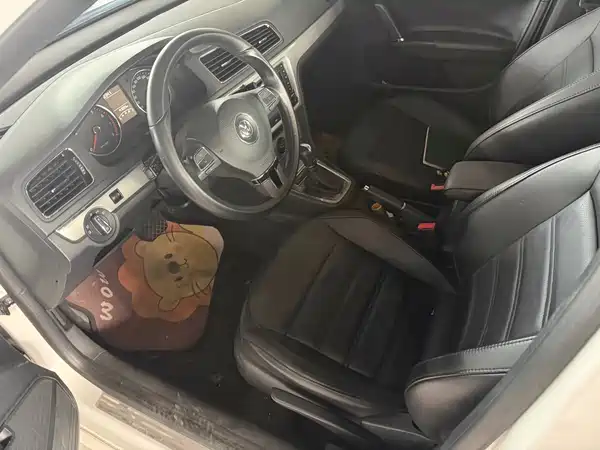 Volkswagen Lavida 2015
