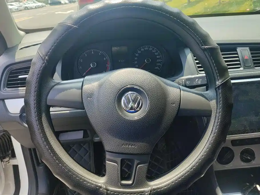 Volkswagen Lavida 2017 — фото 15