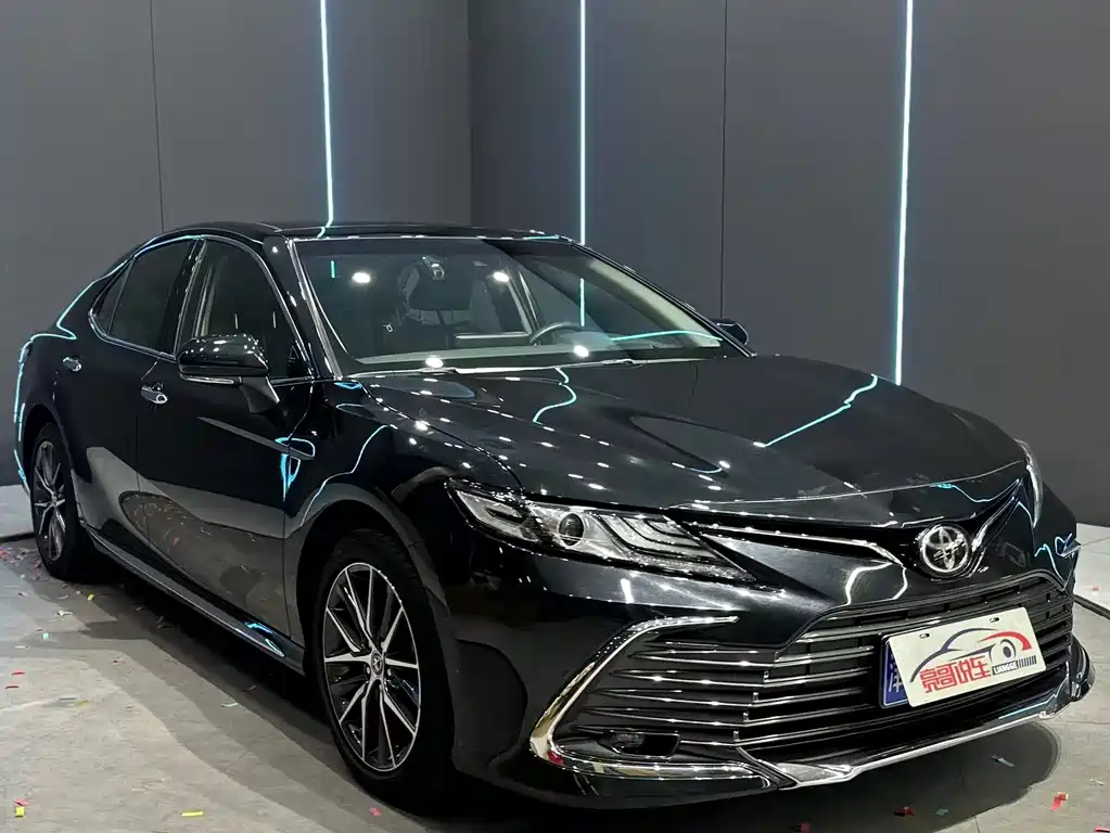 Toyota Camry 2024 — фото 3