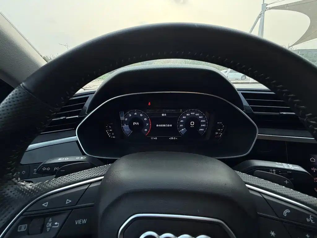 Audi Q3 Sportback 2021 — фото 20