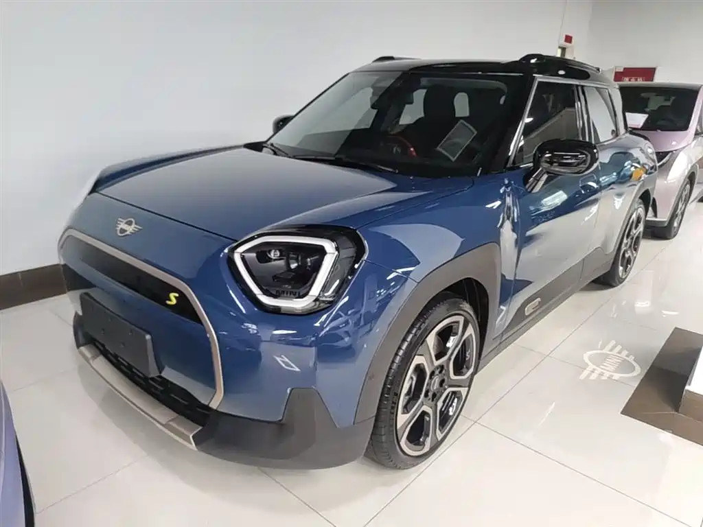 MINI ACEMAN EV 2025