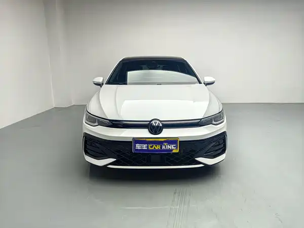Volkswagen Golf 2025