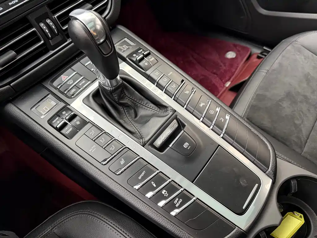 Porsche Macan 2018 — фото 8