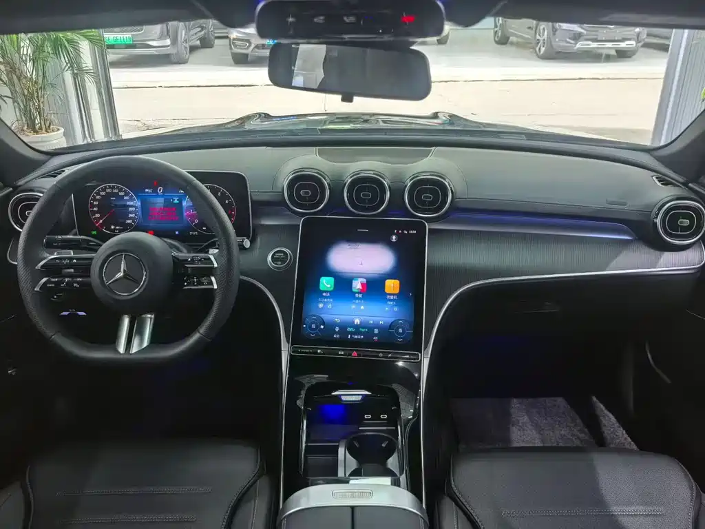 Mercedes-Benz C-Class 2025