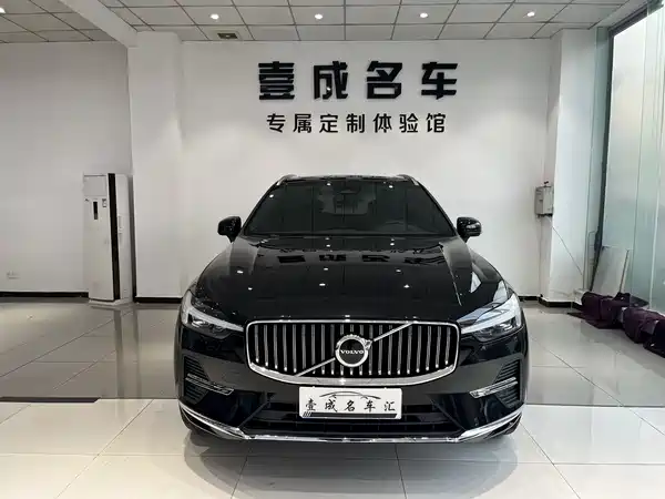 Volvo XC60 2025