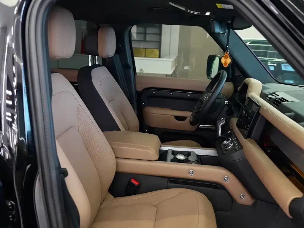 Land Rover Defender 2025 — фото 15