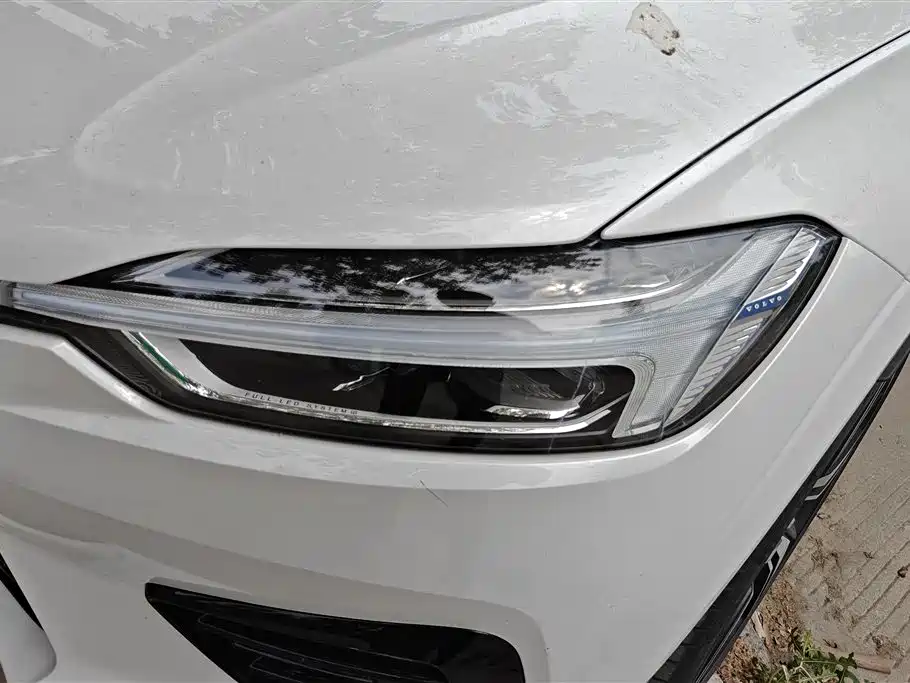 Volvo XC60 PHEV 2021 — фото 4