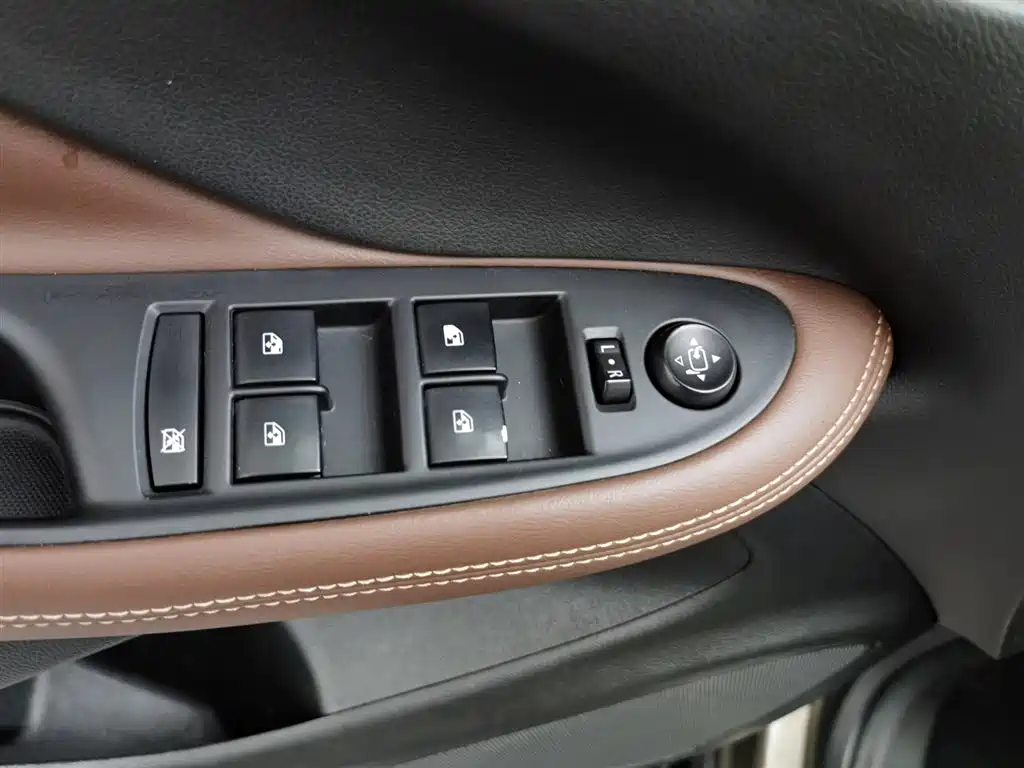 Buick Envision Plus 2016 — фото 9