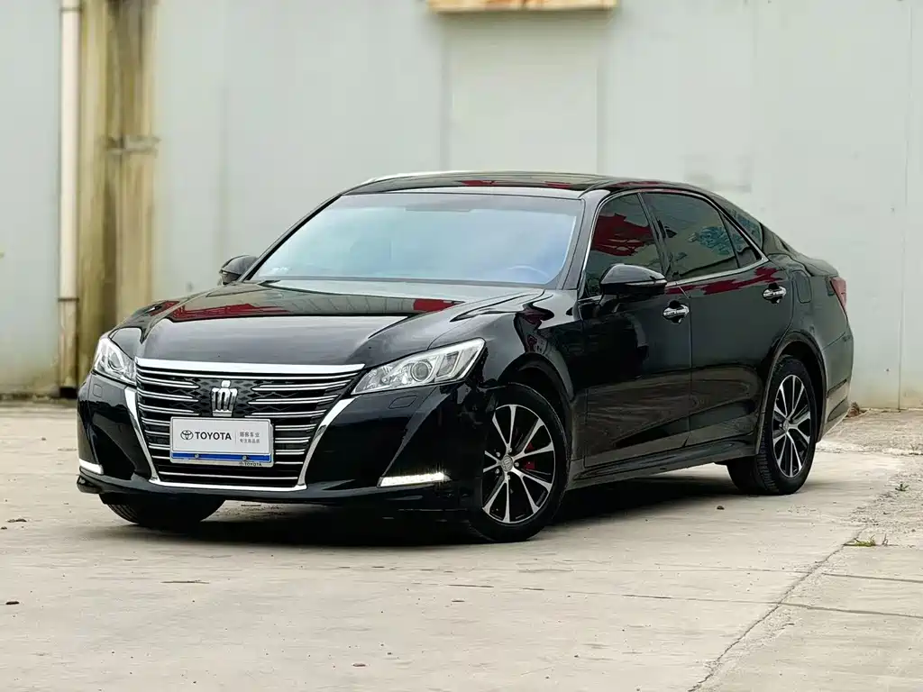 Toyota Crown 2016 — фото 2