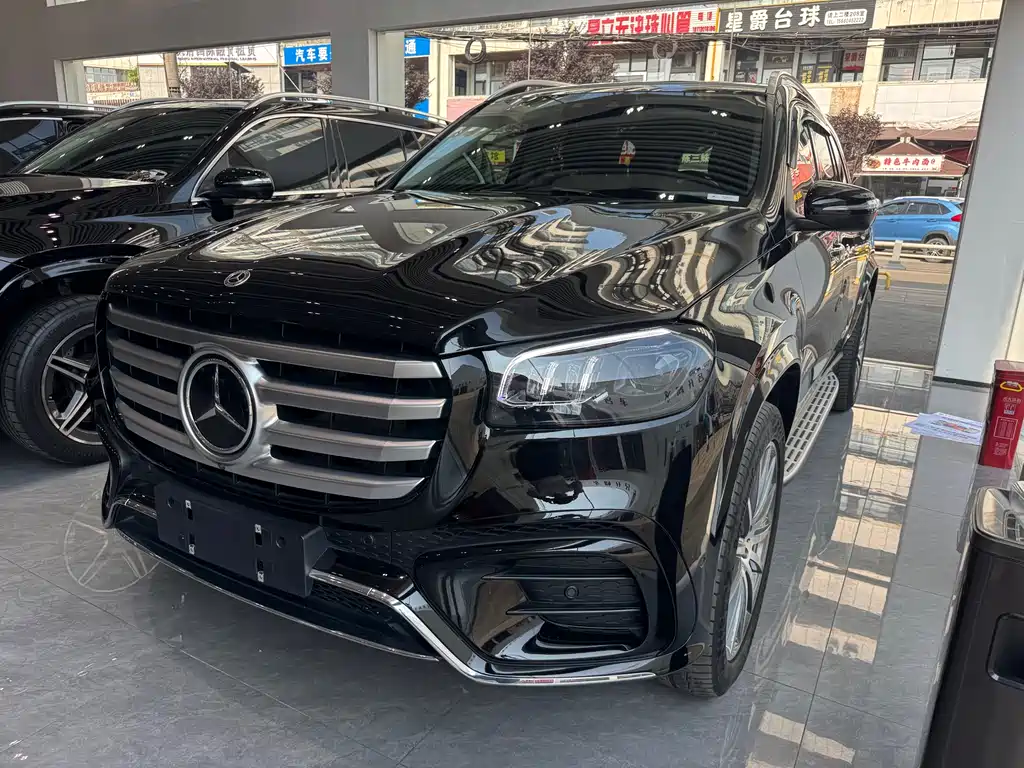 Mercedes-Benz GLS 2024 — фото 1