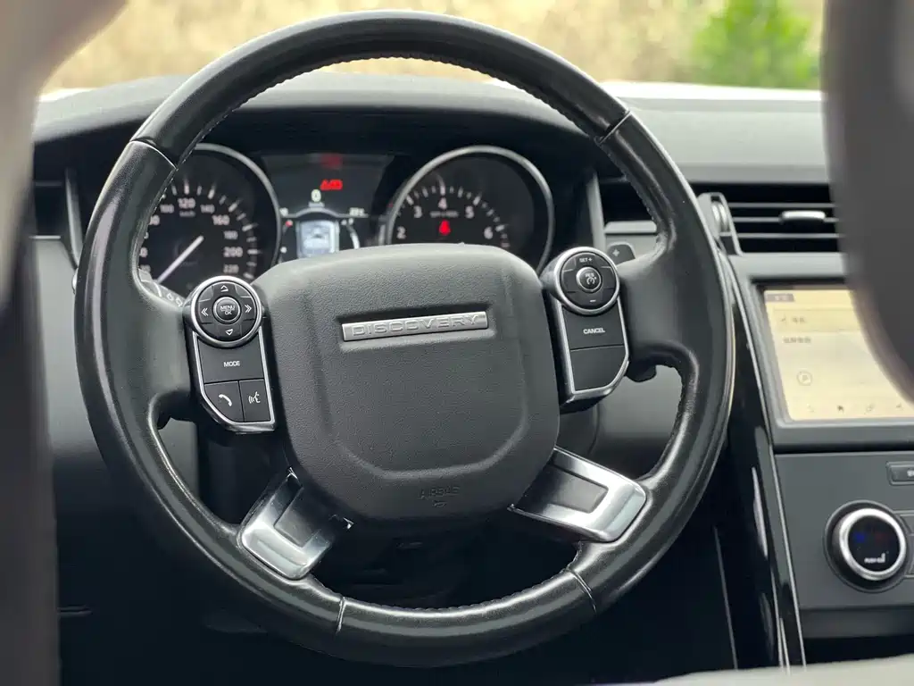 Land Rover Discovery 2019 — фото 10