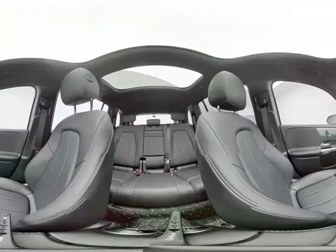 Mercedes-Benz GLB 2023
