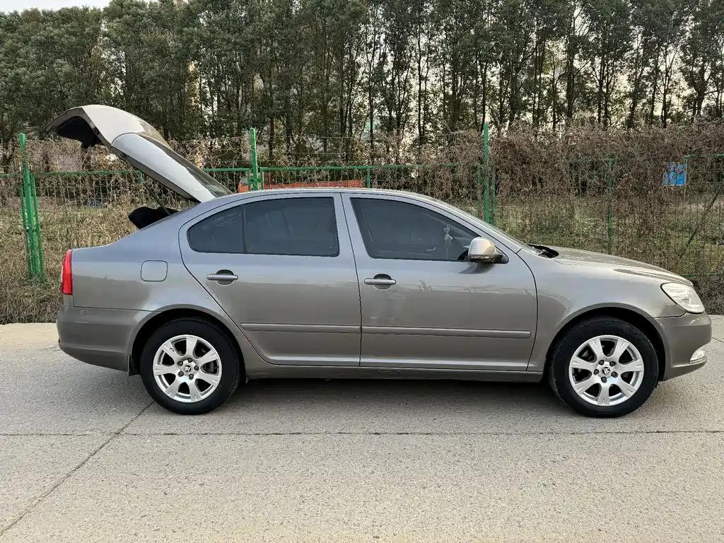 Skoda Octavia 2014 — фото 14