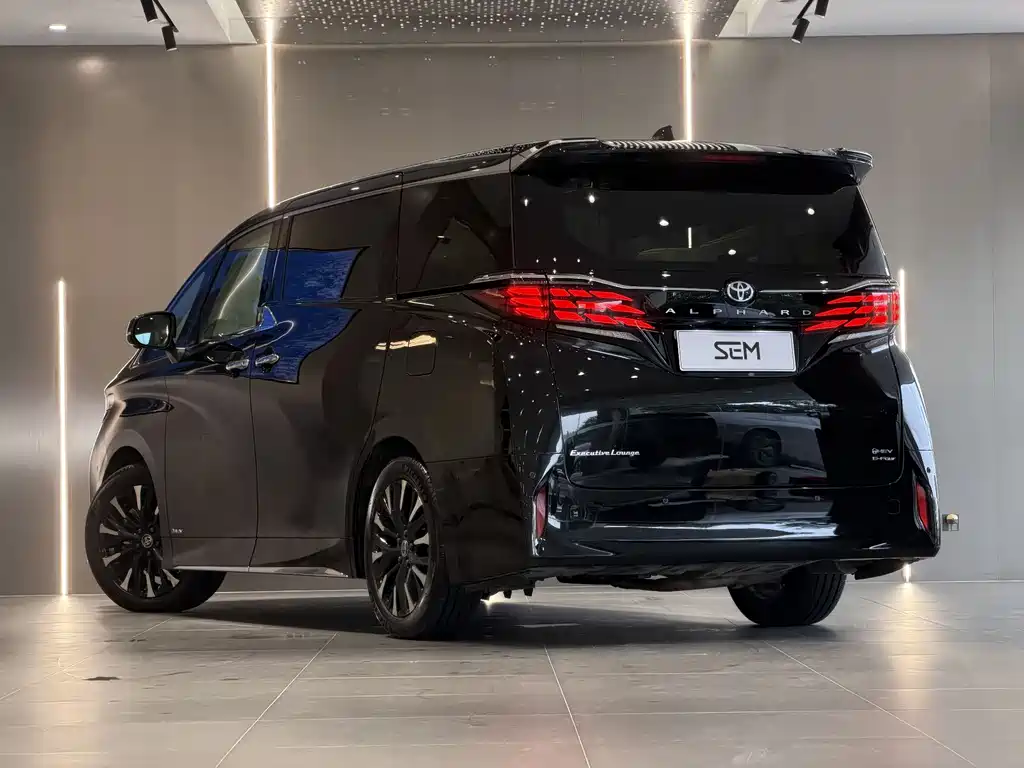 Toyota Alphard 2023 — фото 4
