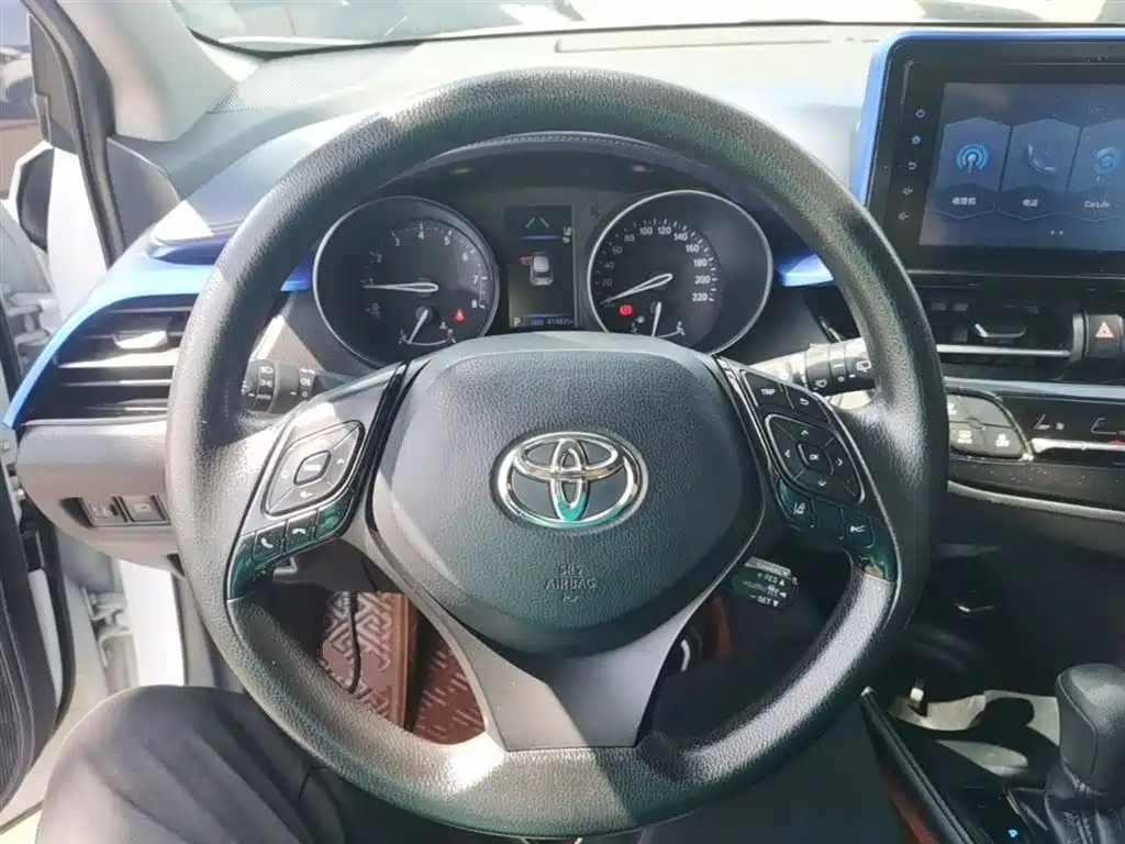Toyota C-HR 2022 — фото 11