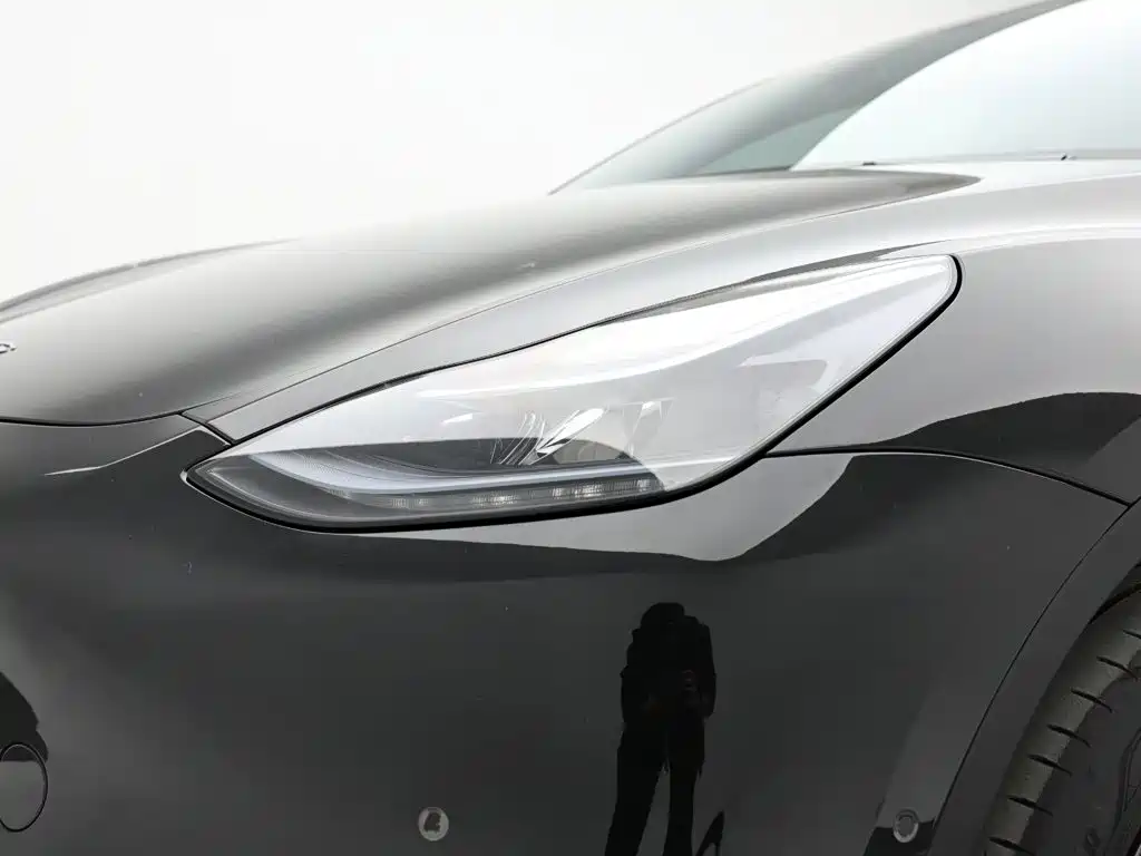 Tesla Model Y 2023 — фото 10