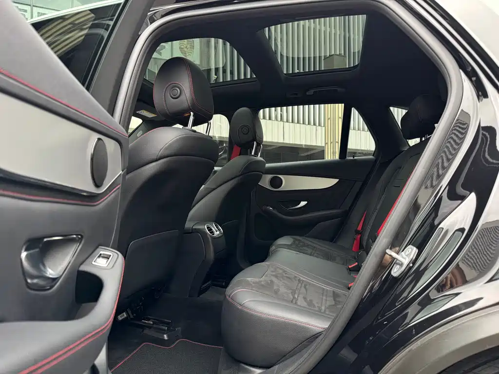 Mercedes-Benz GLC AMG 2019 — фото 17