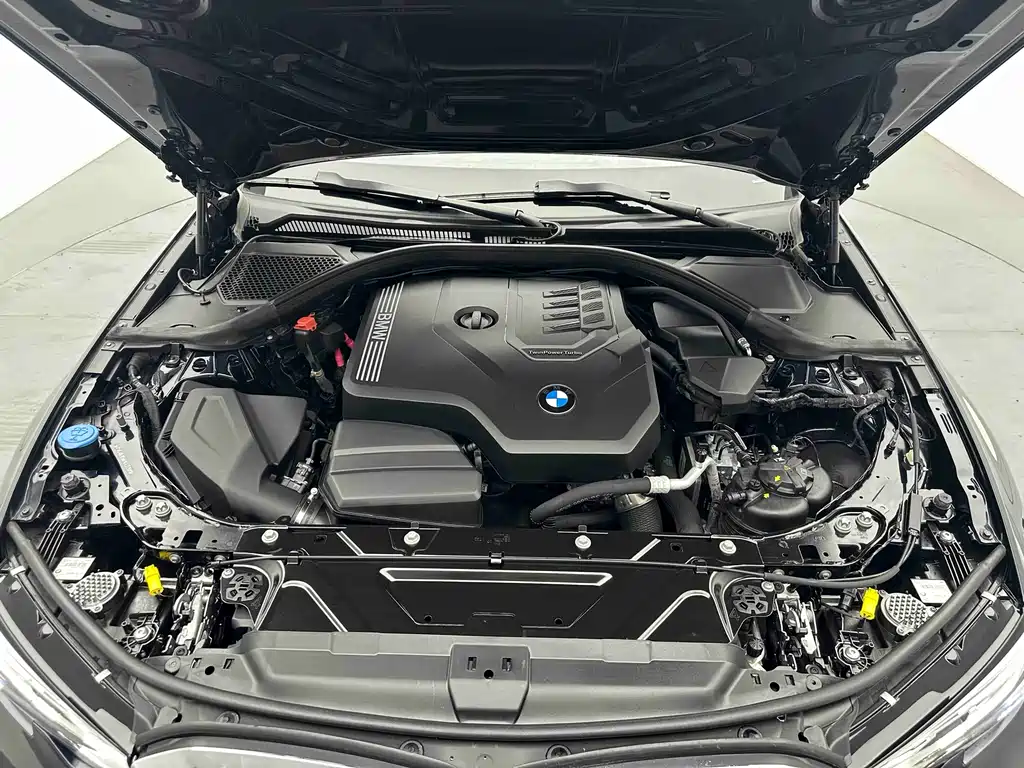 BMW 3 Series 2022 — фото 19