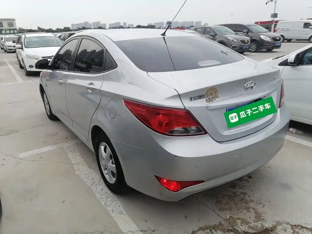 Hyundai Verna 2015