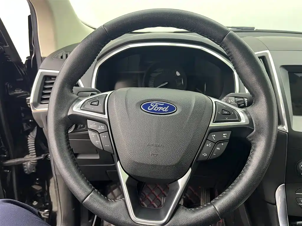 Ford Edge 2019 — фото 8