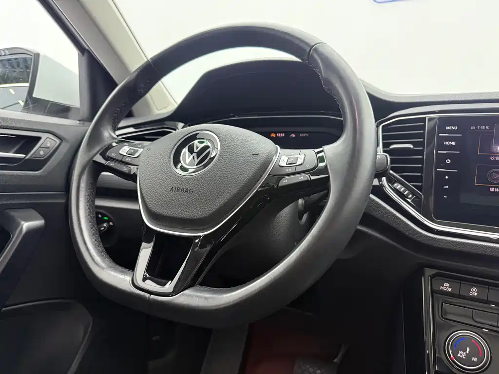 Volkswagen T-Roc 2022 — фото 16