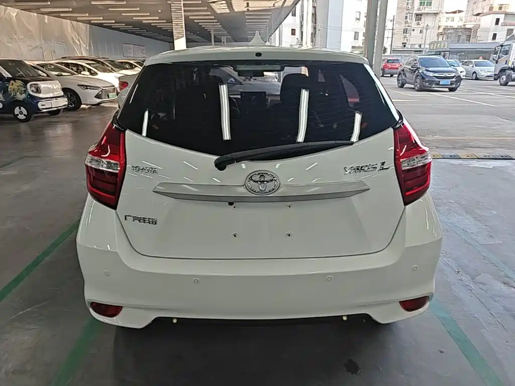 Toyota Yaris L 2020 — фото 6