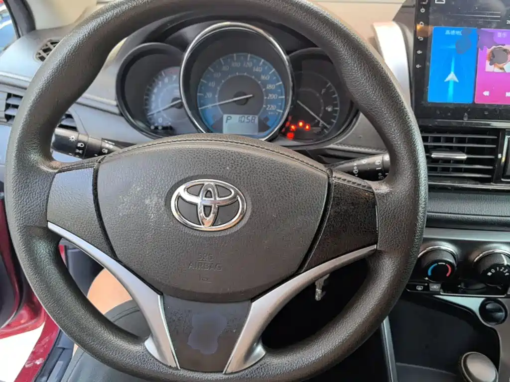 Toyota Yaris L 2016 — фото 11
