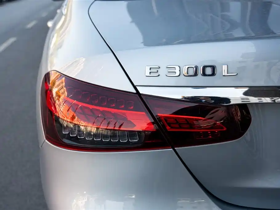 Mercedes-Benz E-Class 2023 — фото 8