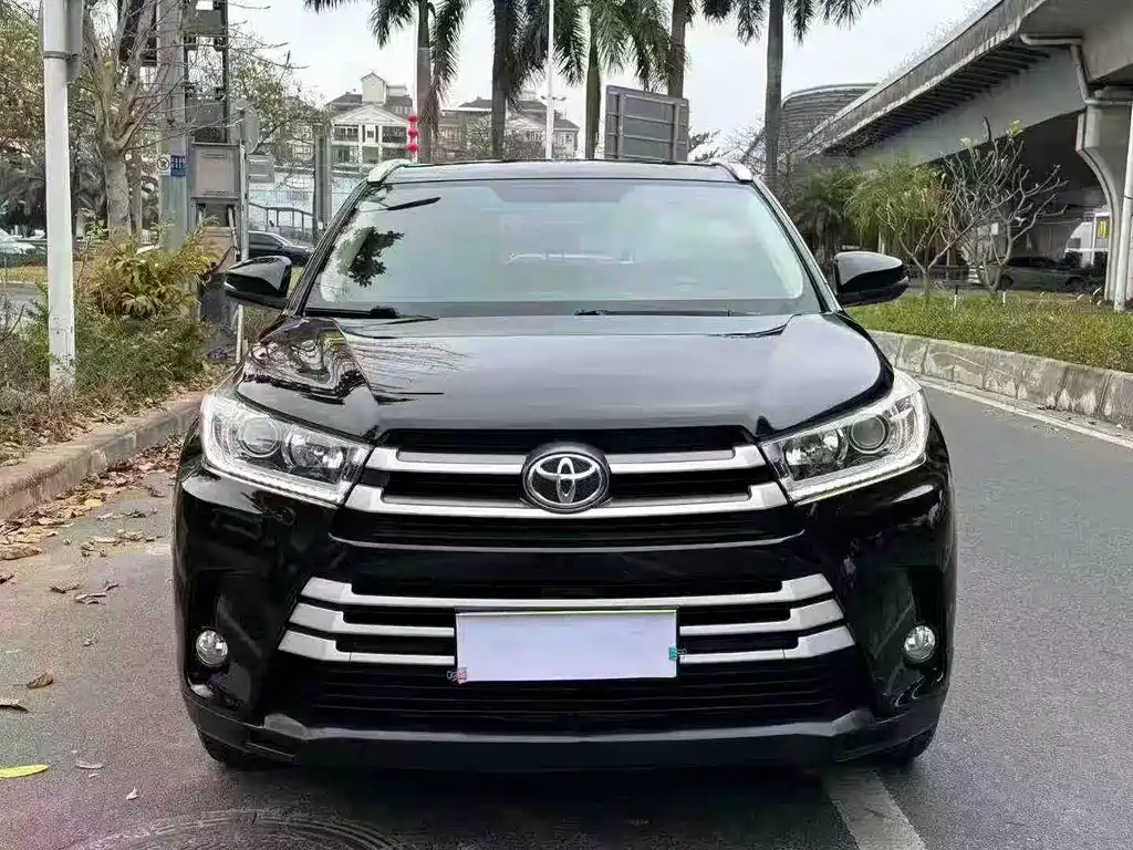 Toyota Highlander 2019 — фото 1