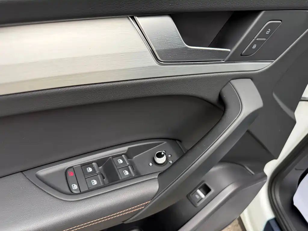 Audi Q5L 2021