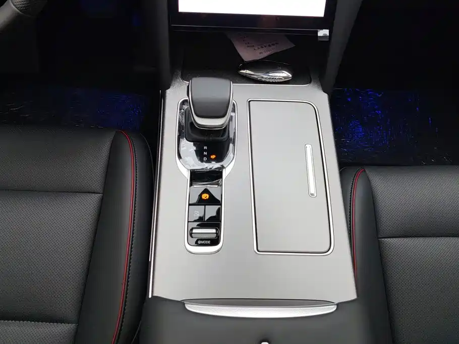 Hongqi HS7 PHEV 2025 — фото 16