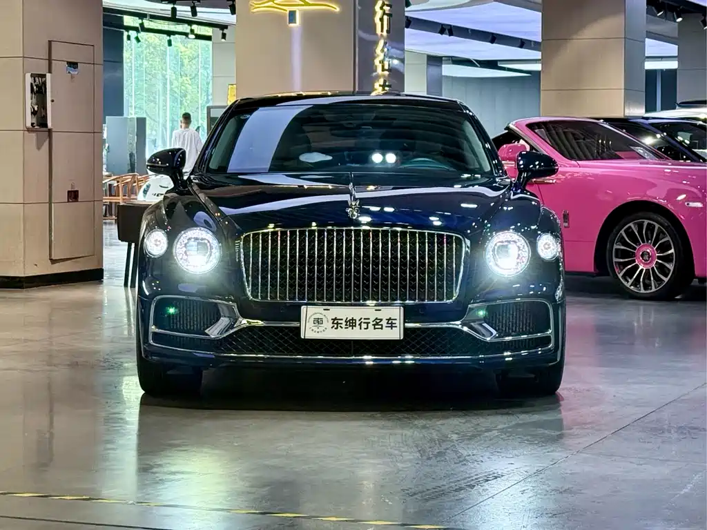 Bentley Flying Spur 2024 — фото 2