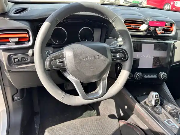 Lynk & Co 02 2018