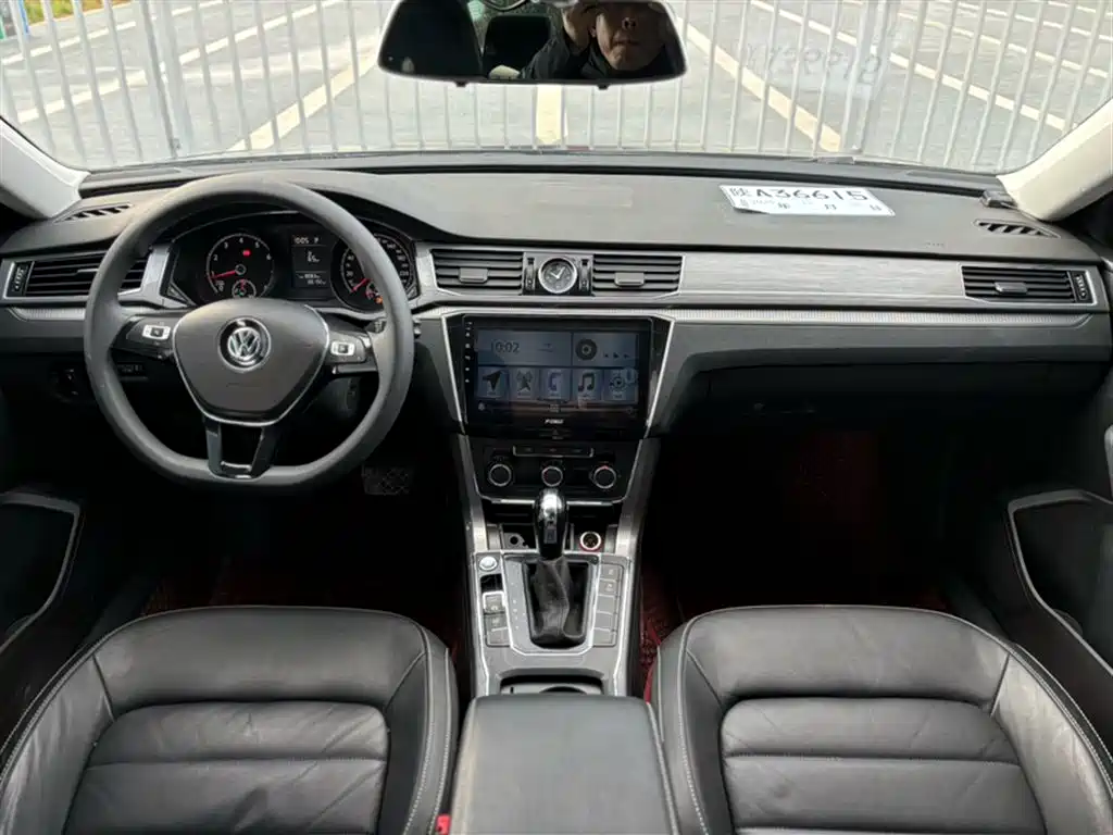 Volkswagen Passat 2018 — фото 19