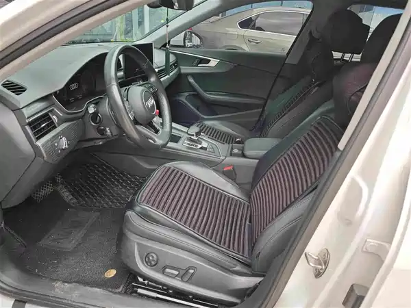 Audi A4L 2022