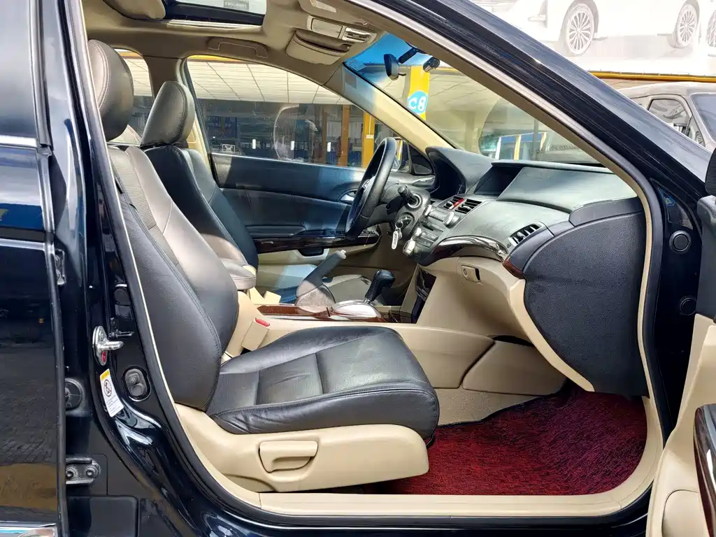 Honda Accord 2013 — фото 10