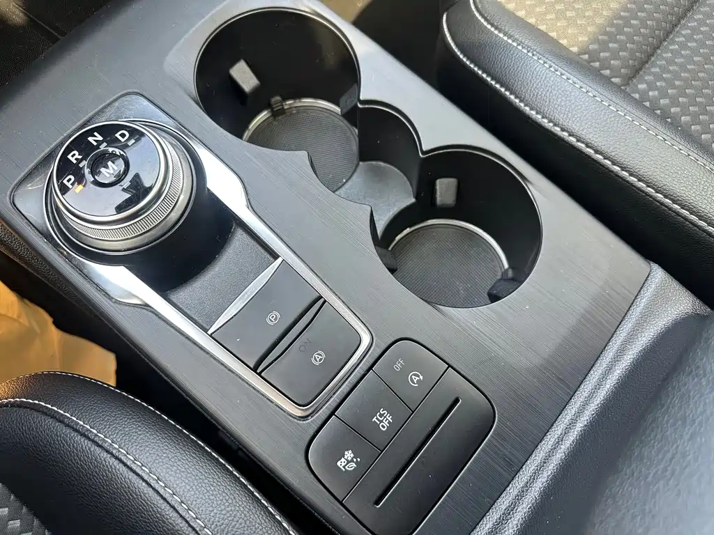 Ford Focus 2019 — фото 15