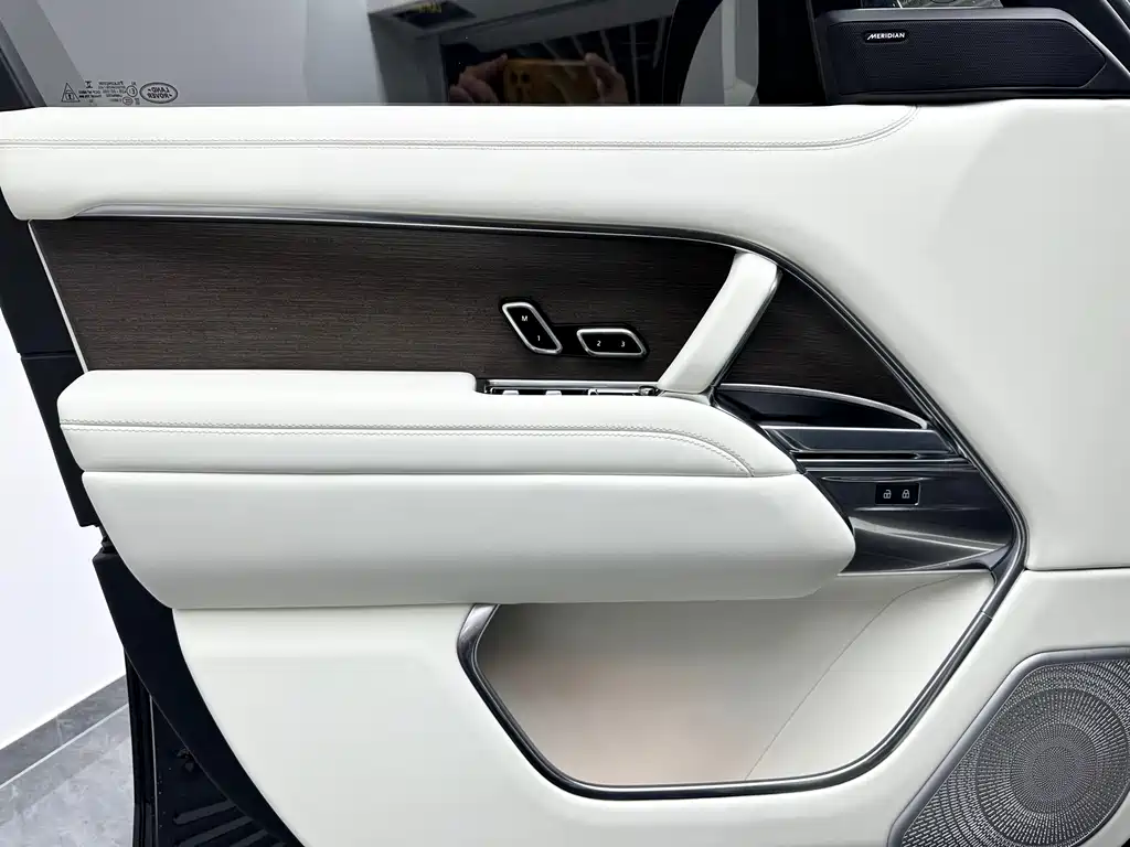 Land Rover Range Rover 2023 — фото 14