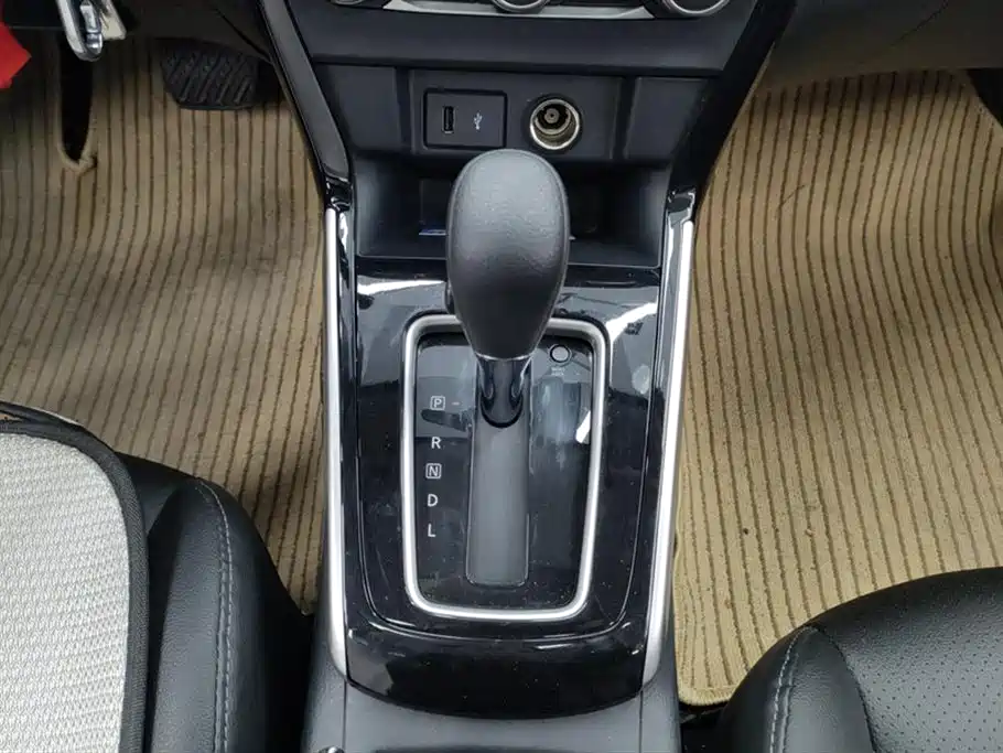 Nissan Sylphy 2023 — фото 16