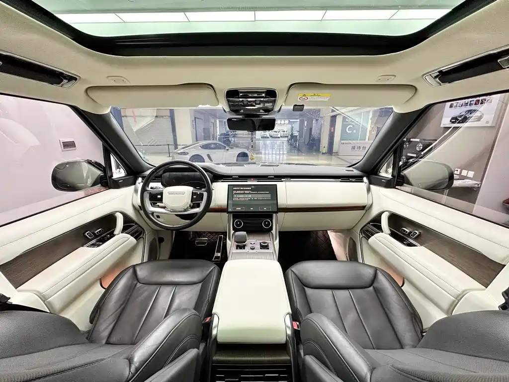 Land Rover Range Rover 2023 — фото 10