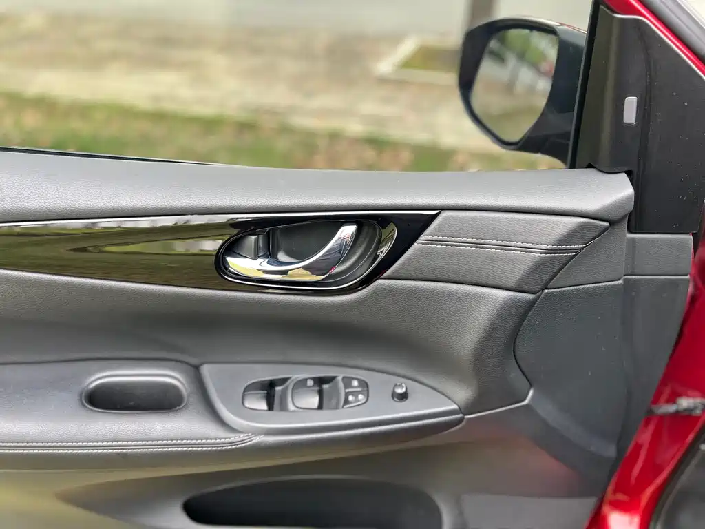 Nissan Tiida 2020 — фото 17