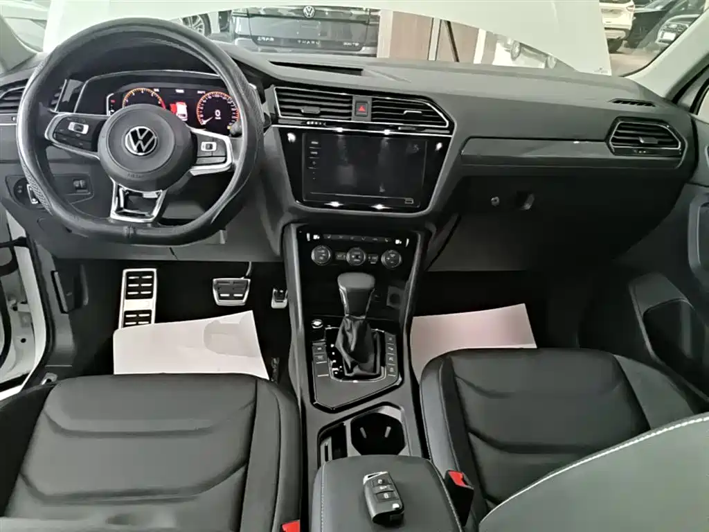 Volkswagen Tiguan L 2021 — фото 14