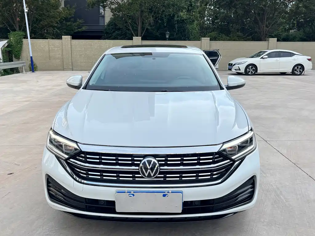 Volkswagen Sagitar 2022