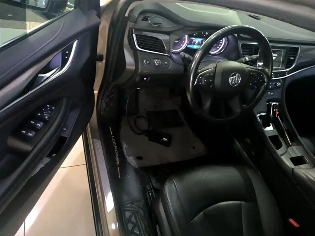 Buick LaCrosse 2017 — фото 16