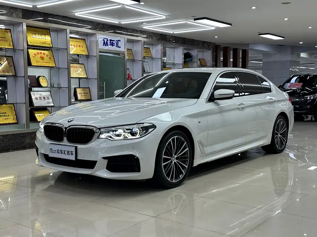 BMW 5 Series 2020 — фото 1