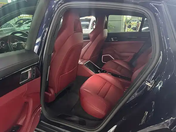 Porsche Panamera 2023