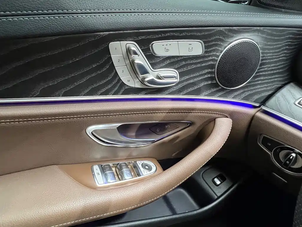 Mercedes-Benz E-Class 2017 — фото 14