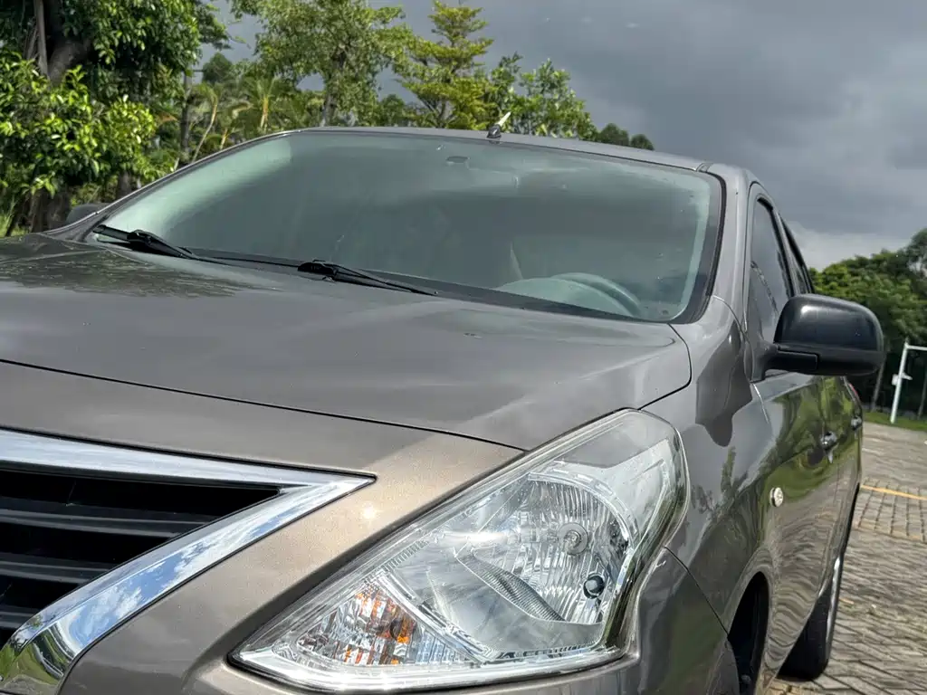 Nissan Sunny 2015 — фото 20